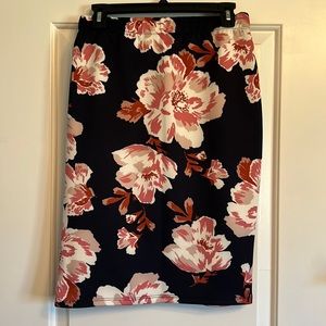 NWT Amelia James • Floral Pencil Skirt